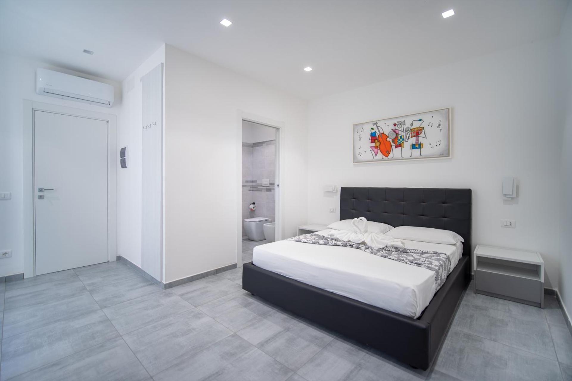 Vincent Guesthouse Scalea Luaran gambar